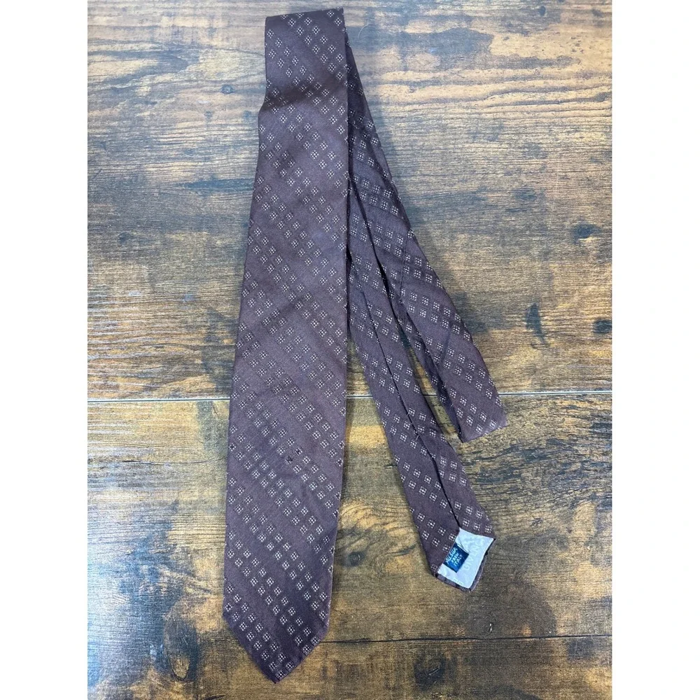 Givenchy Gentlemen Paris Brown Silk Geometric Diamond Pattern Necktie Italy